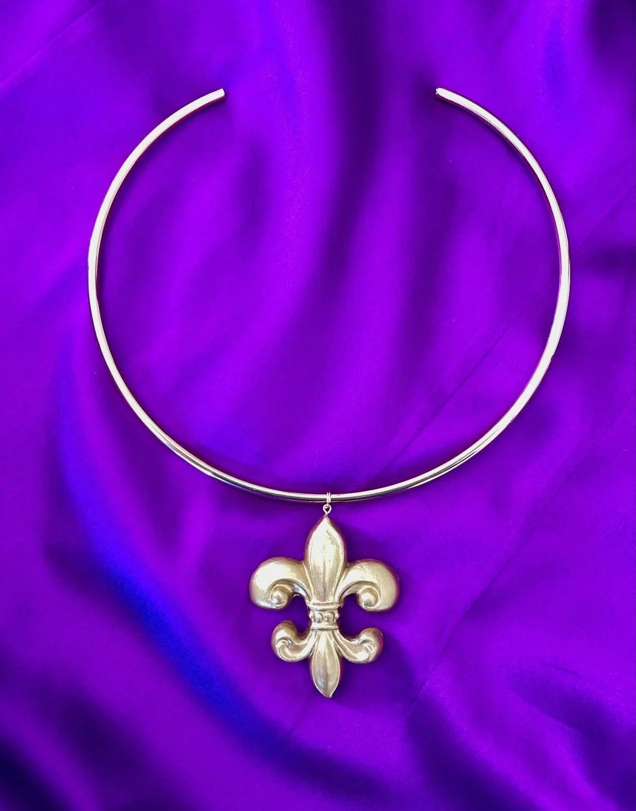 Carol Cassisa Jolie Fleur de Lis Paper Clip Necklace main image 0