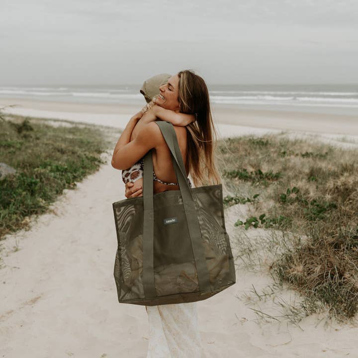Beach Hauler™ Mini Mesh Beach Bag in Pandanus