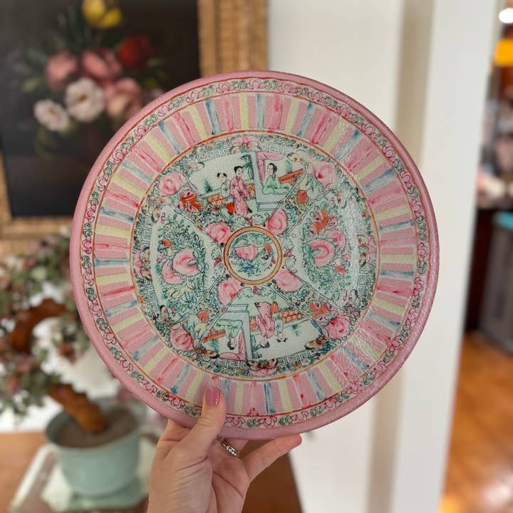Grandmillennial China Plate Cutting Board - Reticulated Rose Medallion