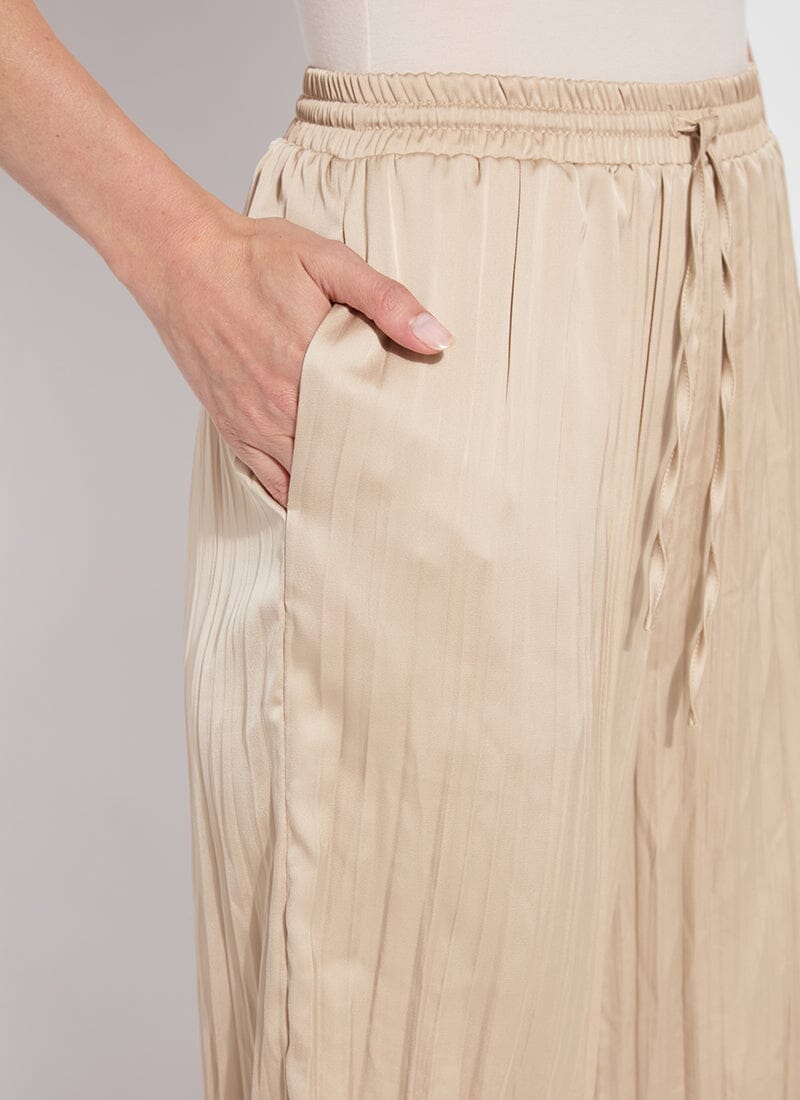 Lysse The Packable Pleated Palazzo Pant (28" Inseam) in Chablis - Little Miss Muffin Children & Home