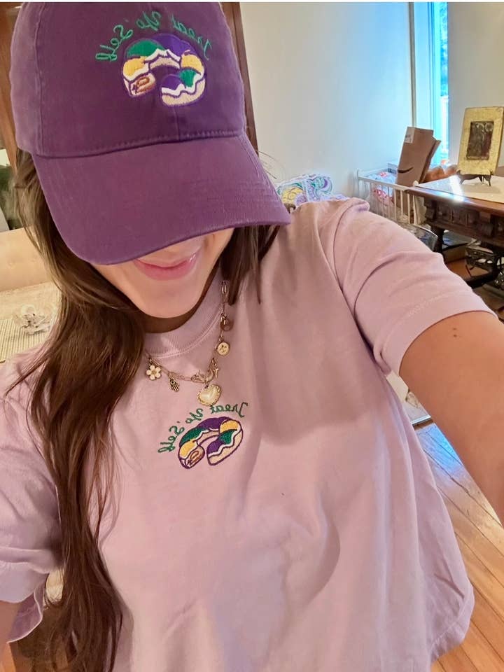 Whereable Art Mardi Gras Treat Yo’ Self King Cake Boxy T-Shirt - Little Miss Muffin Children & Home