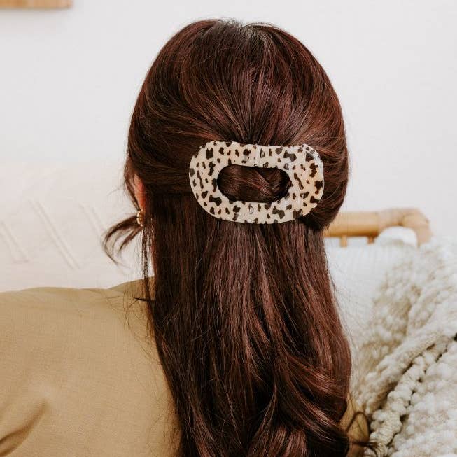 Blonde Tortoise Round Flat Hair Clip