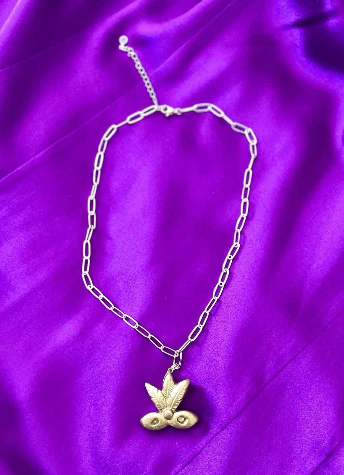 Carol Cassisa Carol Cassisa Krewe des Plumes Paper Clip Necklace (Mask & Feathers) - Little Miss Muffin Children & Home