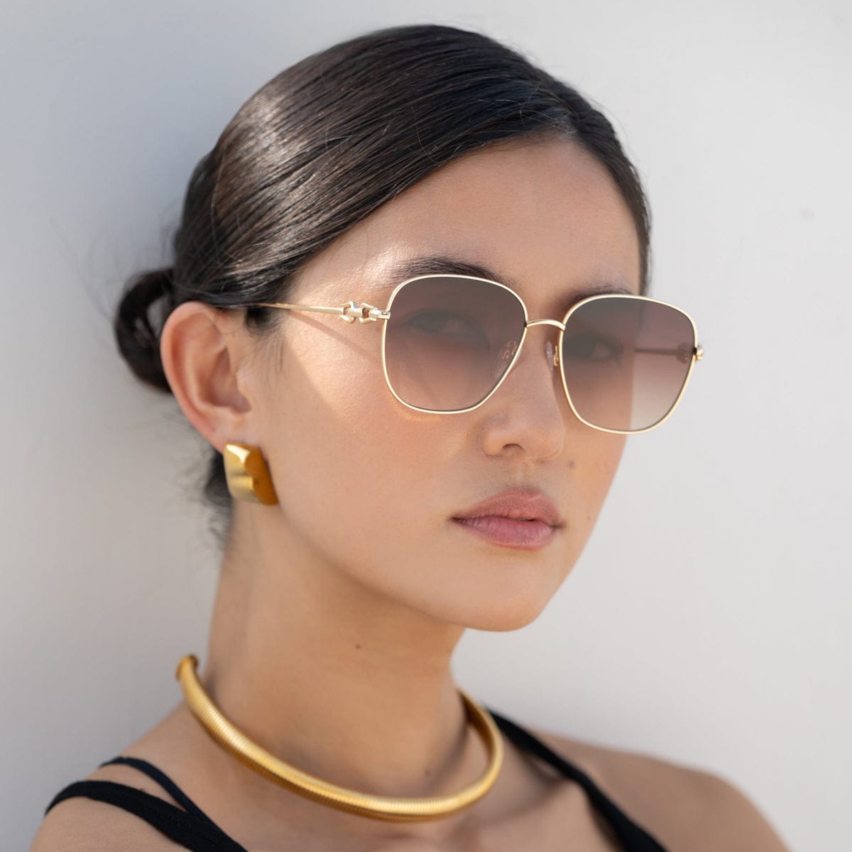 Lea Womens Round Sunglasses