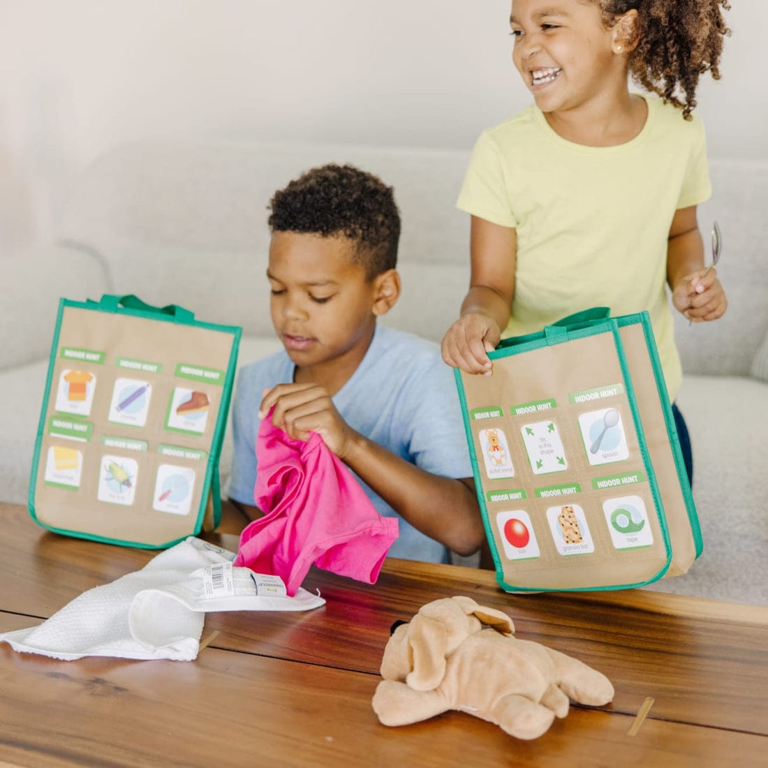 Melissa & Doug Melissa & Doug Let's Explore Indoor/Outdoor Scavenger Hunt Play Set - Little Miss Muffin Children & Home