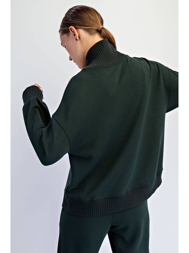 turtlneck pullover in green