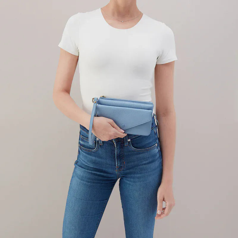 Goldie Wristlet in Pebbled Leather