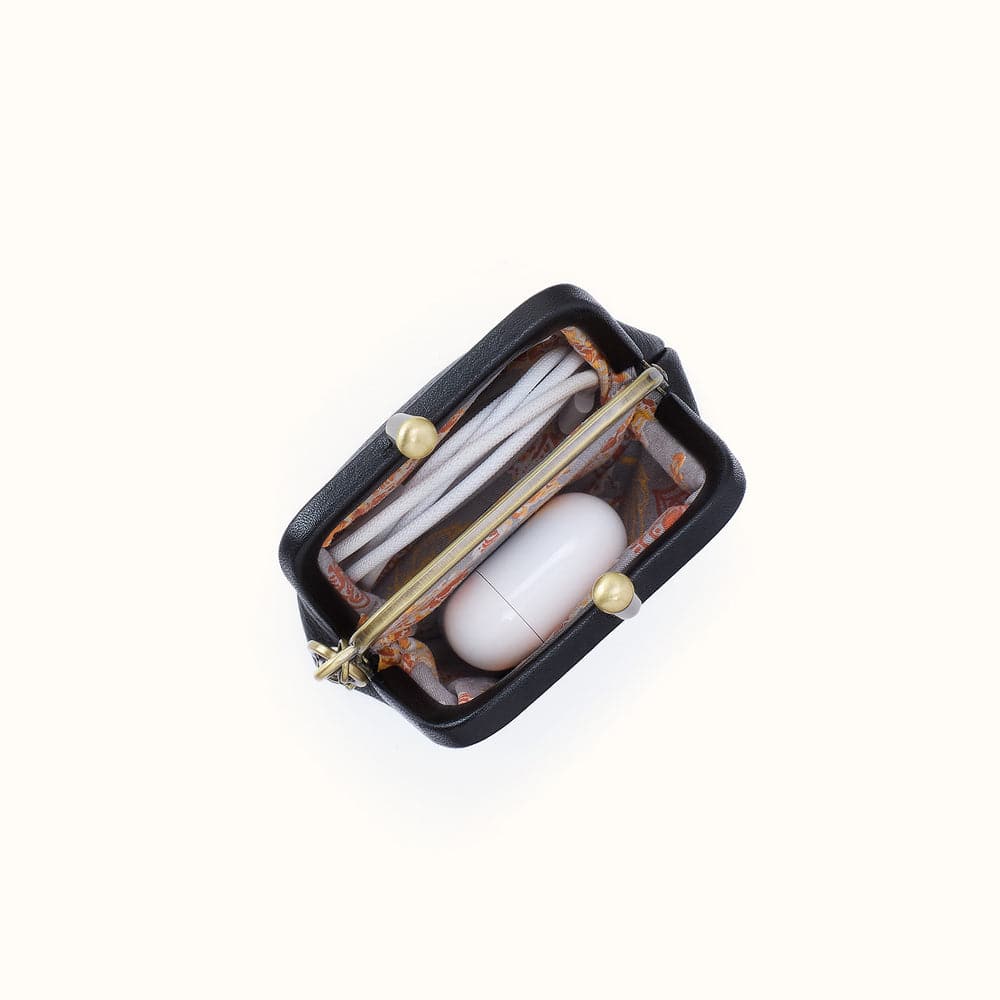 Alba Frame Clip Pouch in Pebbled Leather Black