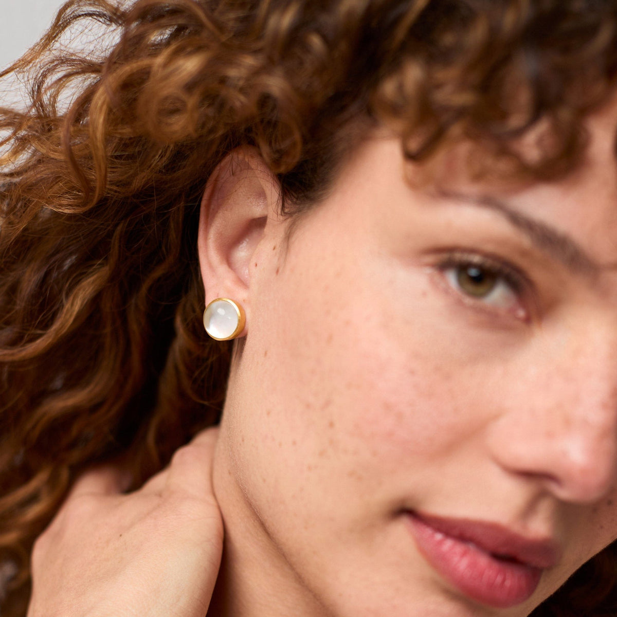 Solara Stone Stud with Iridescent Clear Crystal