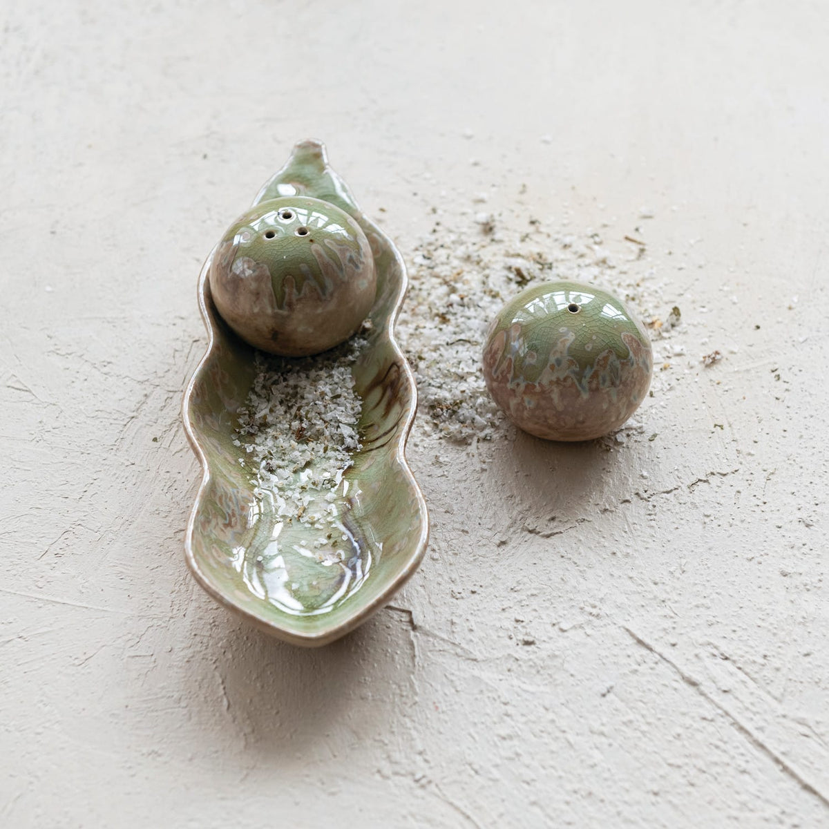 Stoneware Green Peas in a Pod Shaped Salt & Pepper Shakers