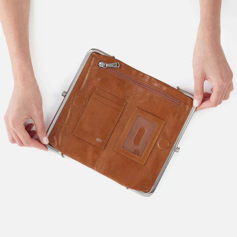 Lauren Clutch-Wallet in Polished Leather