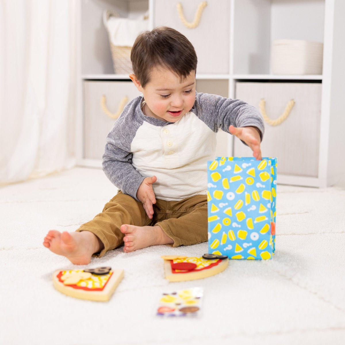 Melissa & Doug Melissa & Doug What’s for Lunch?™ Surprise Meal Play Food Set - Little Miss Muffin Children & Home