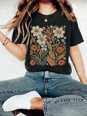 Rosa Clothing Botanical Floral Wildflower Short Sleeve Basic T-Shirt in Black