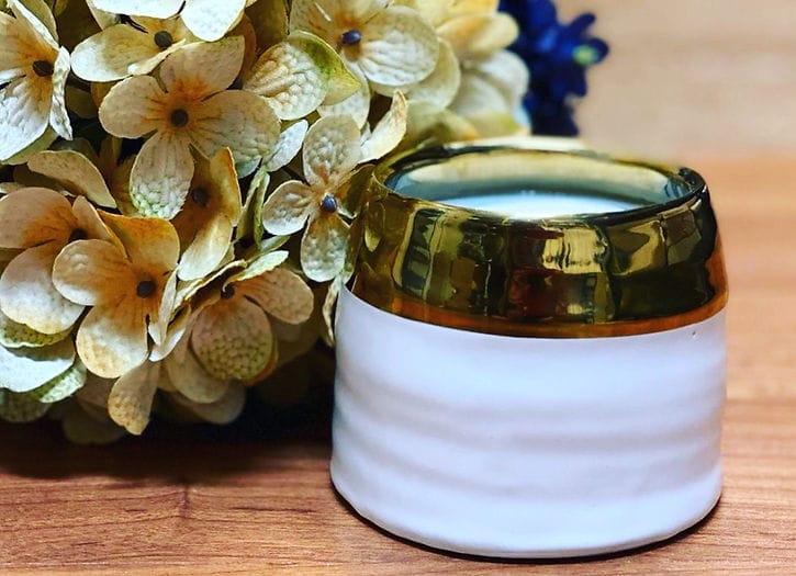 White/Gold Sparkling Cranberry 10oz Candle