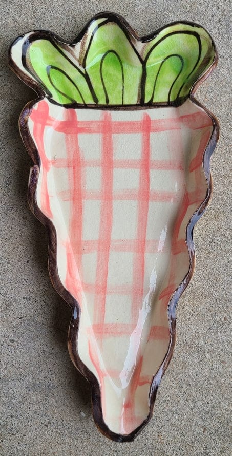 Heartfelt Traditions Heartfelt Traditions Carrot Plate, Pink Plaid - Little Miss Muffin Children & Home