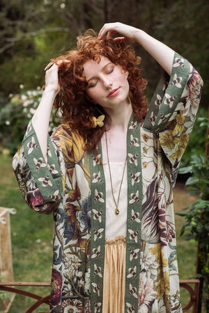 Market of Stars Love Grows Wild Opera Duster Kimono with Bees