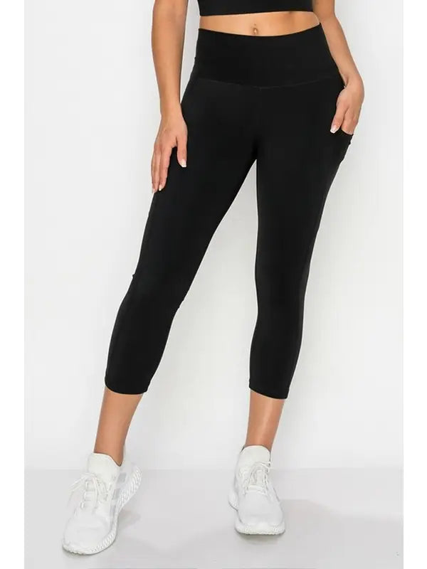 Super Soft Capri Leggings with Pockets in Black