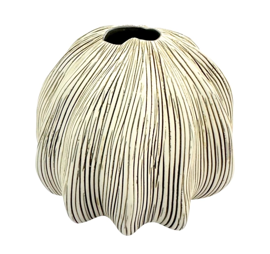 Mozo Mini L-Handcrafted Porcelain Bud Vase