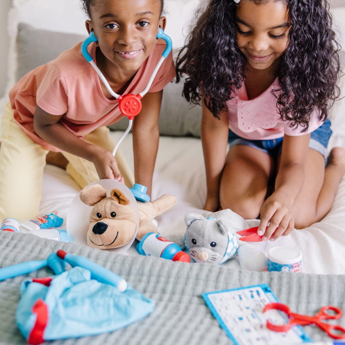 Melissa & Doug Melissa & Doug Examine & Treat Pet Vet Play Set - Little Miss Muffin Children & Home