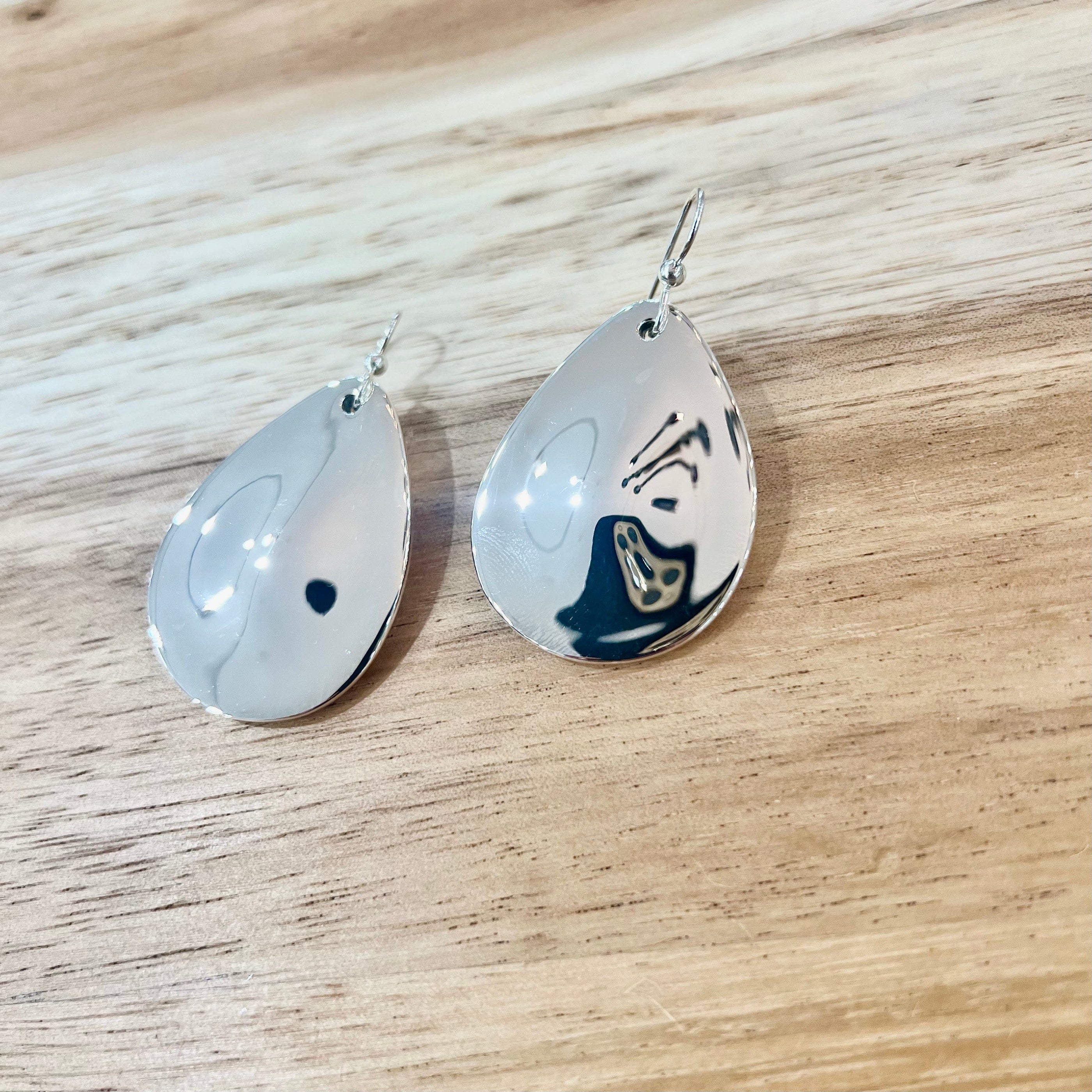 Simon Sebbag Designs Simon Sebbag Designs Smooth Tear Wire Earrings - Little Miss Muffin Children & Home