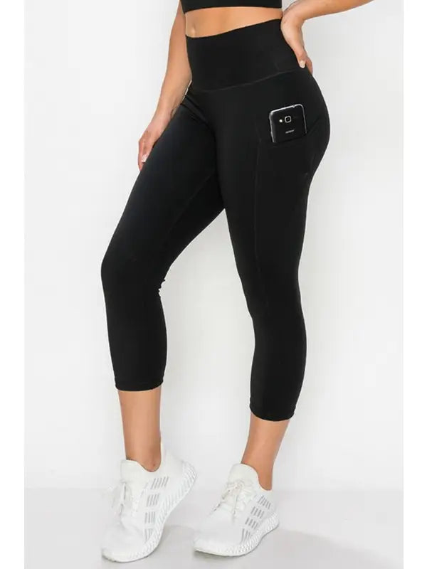 Super Soft Capri Leggings with Pockets in Black
