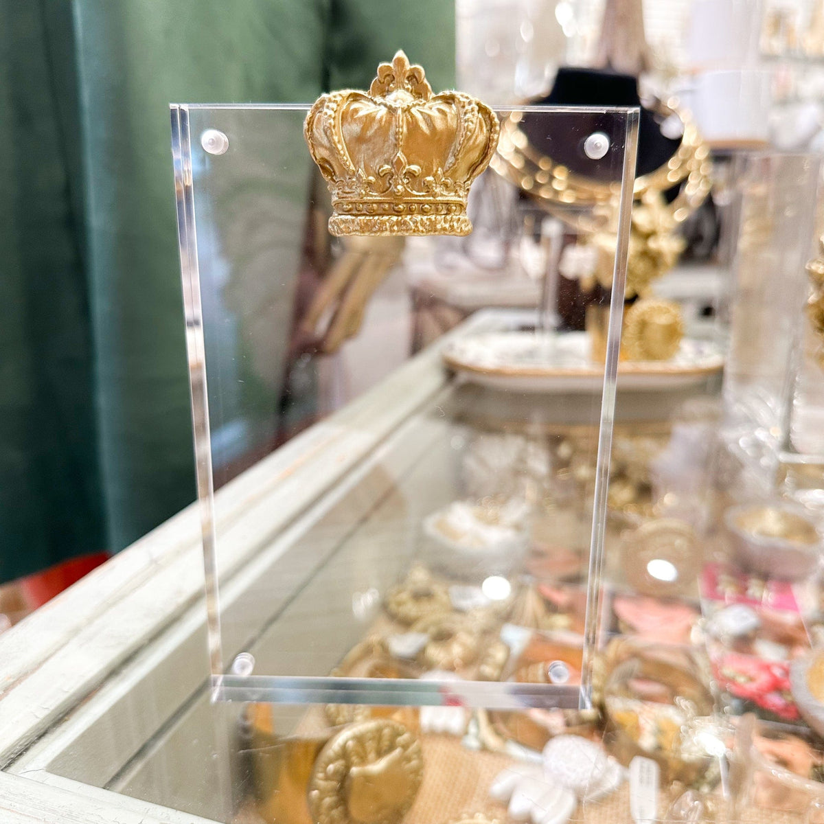 Crown Frame
