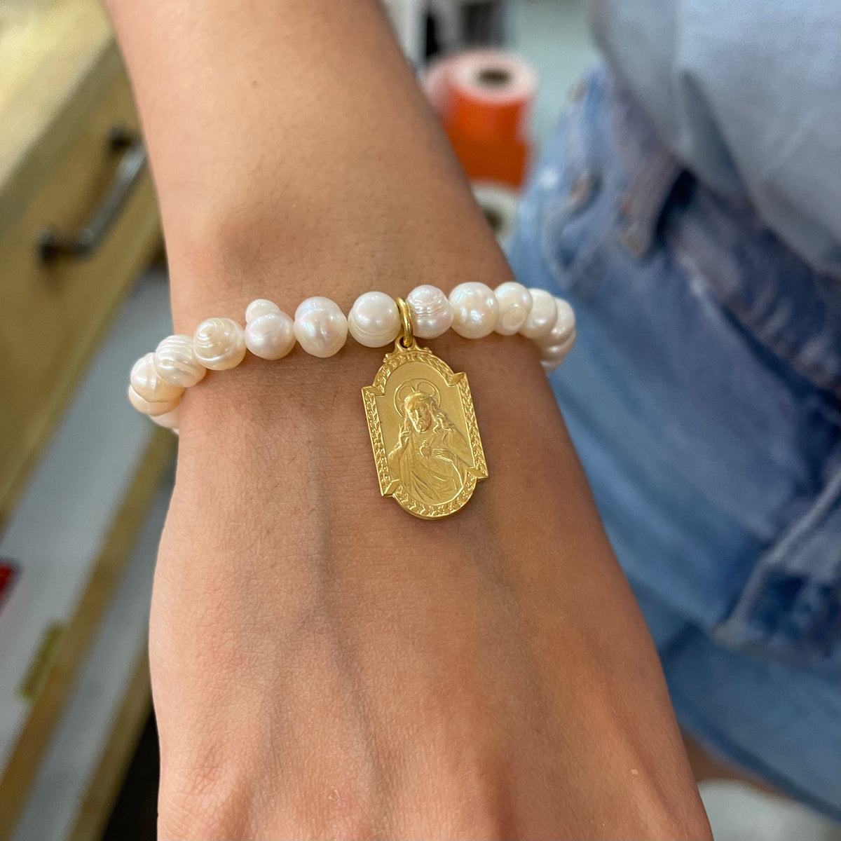 Weisinger Designs Weisinger Designs Pearl Stretch Bracelet with Scapular Medal - Little Miss Muffin Children & Home