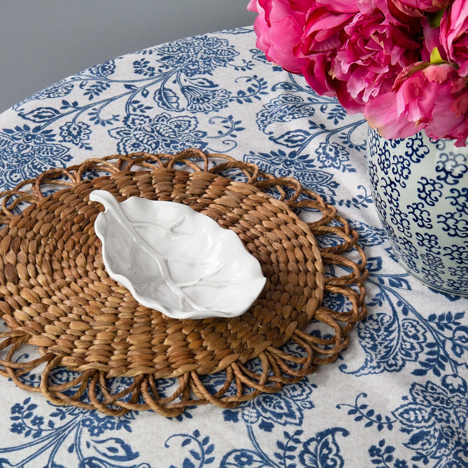 Beatriz Ball Beatriz Ball Vida Lettuce Small Leaf Platter - Little Miss Muffin Children & Home