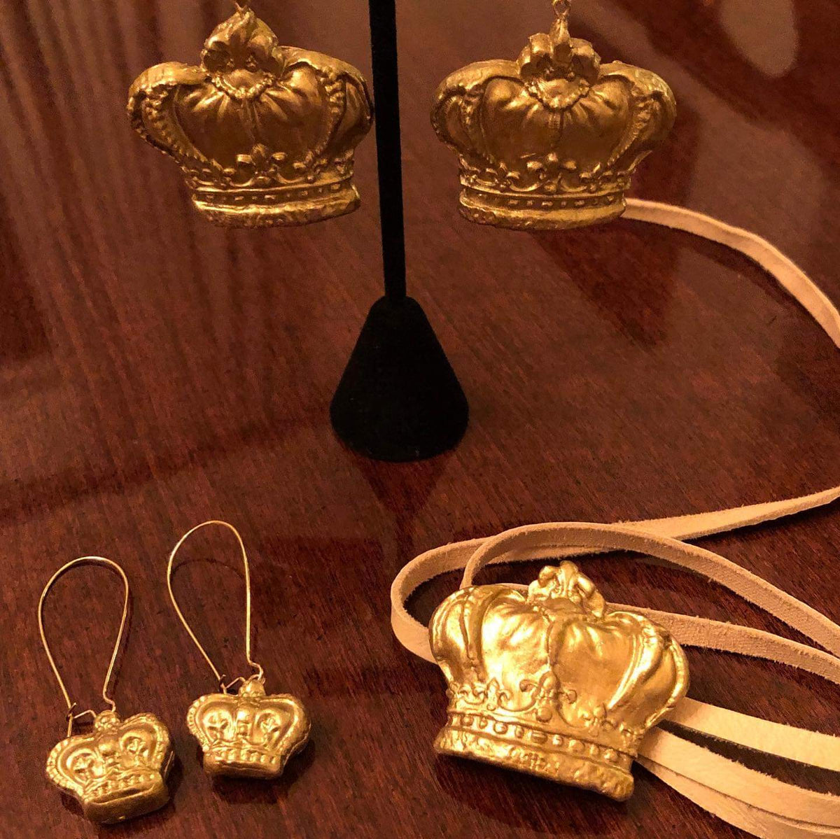 Carol Cassissa Carol Cassissa Petit Coronnes Earrings - Little Miss Muffin Children & Home